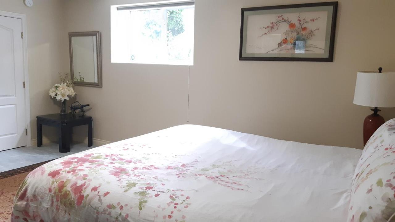 Lakeview House With 4 Rooms Kelowna Near Downtown & Knox Moutain Exterior foto