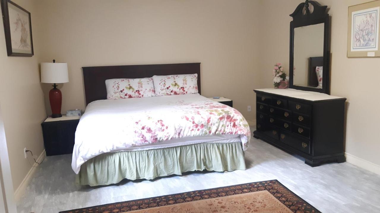 Lakeview House With 4 Rooms Kelowna Near Downtown & Knox Moutain Exterior foto