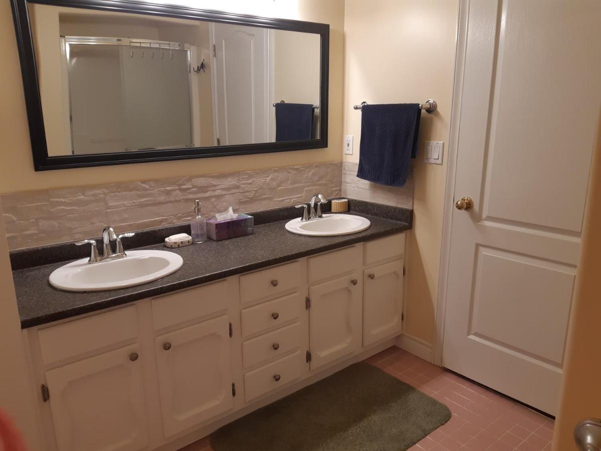 Lakeview House With 4 Rooms Kelowna Near Downtown & Knox Moutain Exterior foto