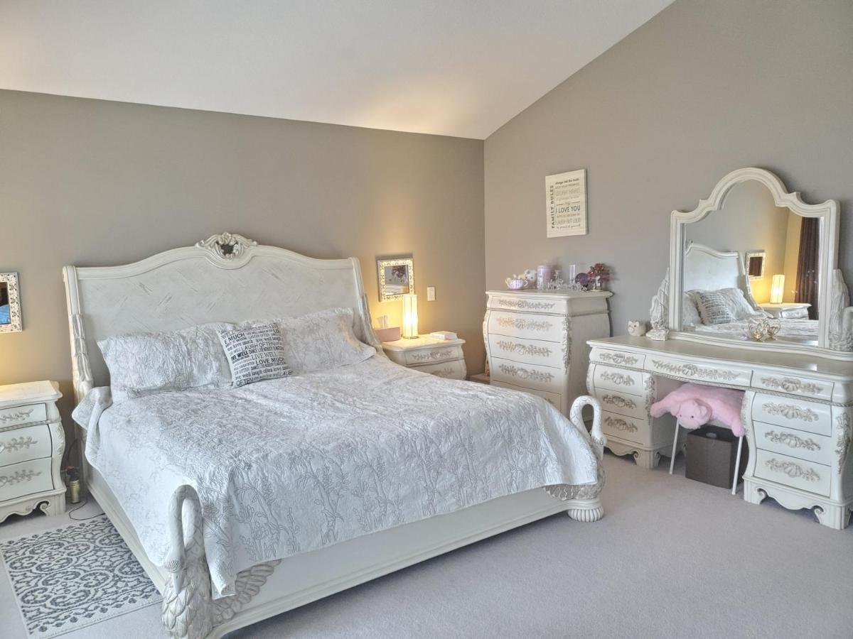 Lakeview House With 4 Rooms Kelowna Near Downtown & Knox Moutain Exterior foto
