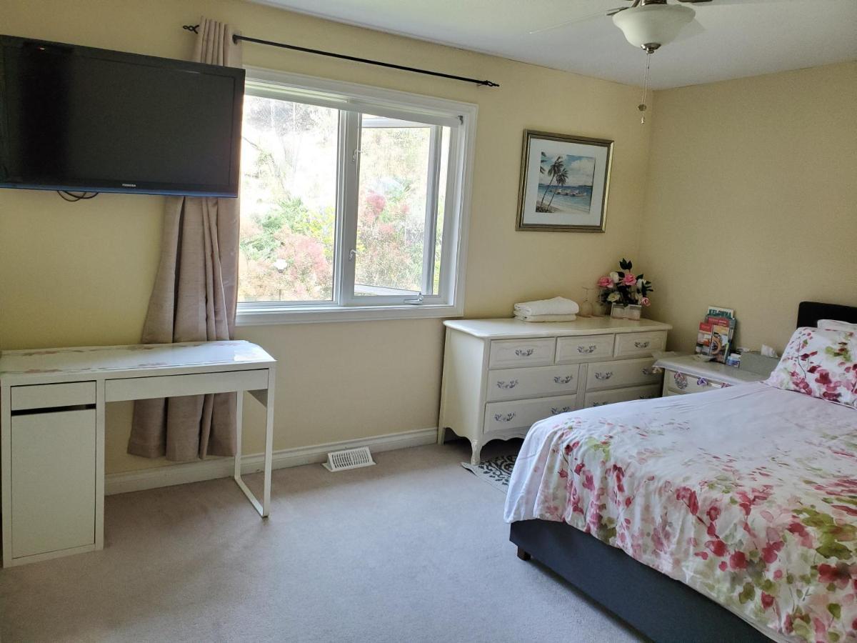 Lakeview House With 4 Rooms Kelowna Near Downtown & Knox Moutain Exterior foto